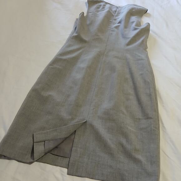 Calvin Klein size 6 sleeveless sheath in dove grey kick pleat classic design - Picture 4 of 14